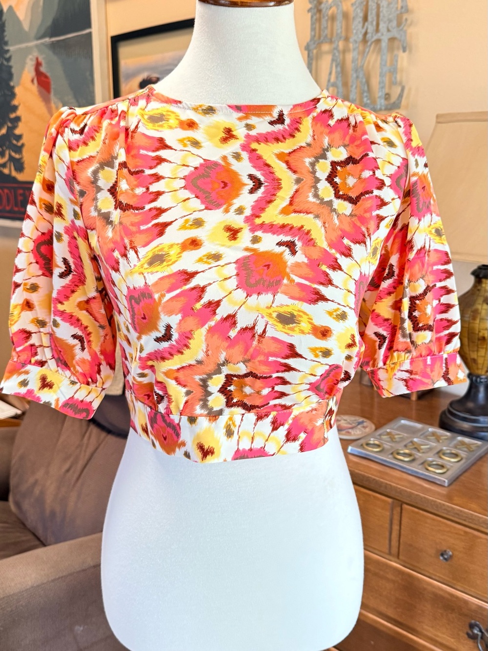 NEW Floral Puff-Sleeve Crop Top with Cut Out Back in Pink & Orange